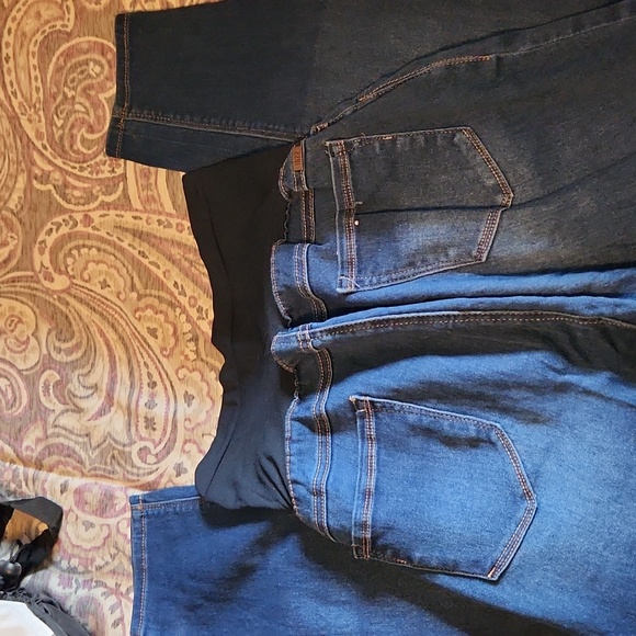 Soft Denim Maternity Skinny Jeans - Picture 6 of 6